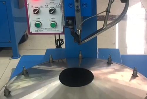 2023-3-10 什么是鉚釘機(jī)的實(shí)心鉚釘？實(shí)心鉚釘?shù)膽?yīng)用范圍有哪些？.jpg